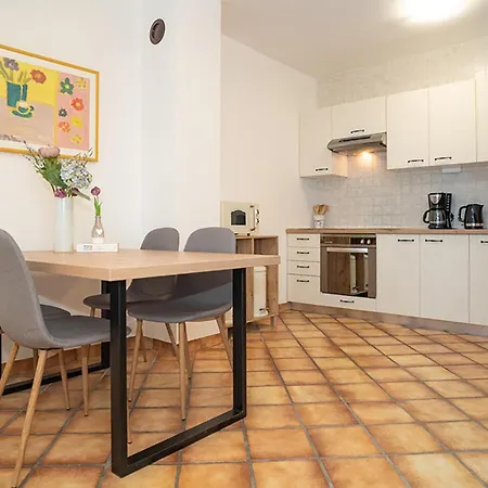 Beautiful In With Wifi Apartment